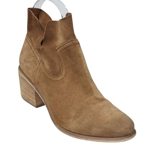BP Women's Tan Suede Ankle Booties Almon Toe Classic Boho Sz 9 - Picture 1 of 9